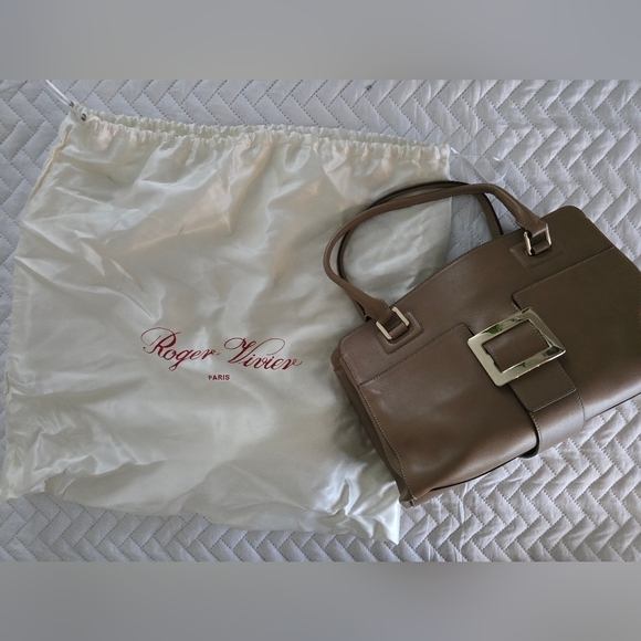 Roger Vivier EXCLUSIVE Small Retro Beige Satchel with Gold Buckle - Picture 12 of 15